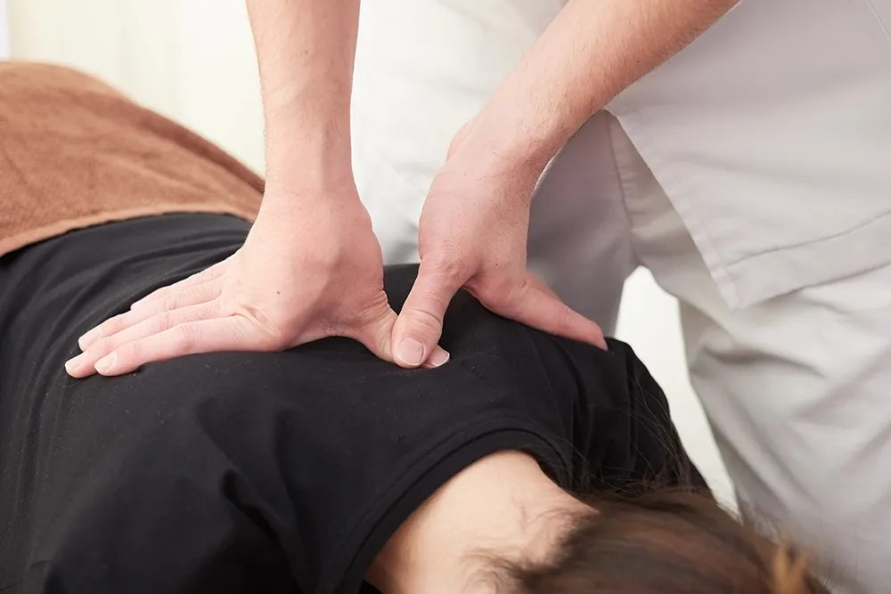 Chiropractor Services in Metro Atlanta, Georgia: Enhancing Health and Wellness at Revive Medical Center